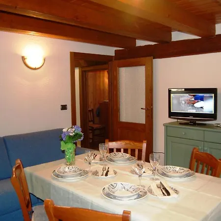 Gran Paradiso Villaggio Melignon 아파트